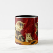 Tasse 2 Couleurs Mère Chat et chatons Jouer avec la guitare (Centre)