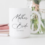 Tasse 2 Couleurs Mère De L'Épouse Chic Script<br><div class="desc">Le cadeau Mère de la Mariée présente des calligraphies d'écriture manuscrite modernes.</div>