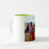Tasse 2 Couleurs Mère et bébé kenyane au Kenya (Devant gauche)