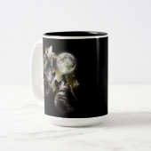 Tasse 2 Couleurs Meute de Loups Hurlement Pleine Lune (Devant gauche)