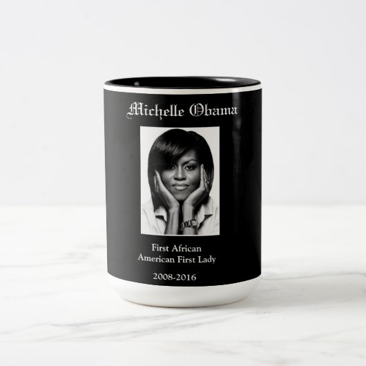 TASSE 2 COULEURS MICHELLE OBAMA PREMIÈRE DAME NOIRE (Centre)