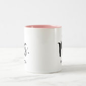 Tasse 2 Couleurs Mme Black Modern Script Mariage Personnalisé (Centre)