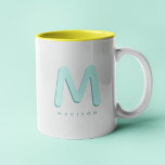 Tasse 2 Couleurs Modern Cute Fun Nom personnalisé 3D Monogramme<br><div class="desc">Cute mug monogrammed avec votre nom personnalisé comme une ombre initiale en turquoise et turquoise. Moderne,  minimaliste,  simple et amusant,  ce design axé sur la typographie est un cadeau personnalisé cool !</div>