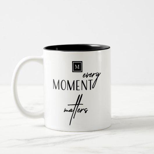 Tasse 2 Couleurs Monogramme Chaque instant compte (Gauche)