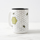 Tasse 2 Couleurs Monogramme d'abeille et de nid d'abeilles | (Devant gauche)