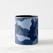 Tasse 2 Couleurs Monogramme de camouflage bleu initial (Centre)