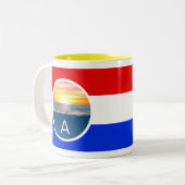 Tasse 2 Couleurs Monogramme et lever de soleil océanique avec bande (Devant gauche)