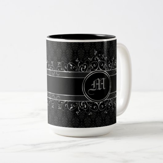 Tasse 2 Couleurs Monogramme gothique orné noir et argent (Devant droit)