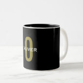 Tasse 2 Couleurs Monogramme personnalisé Noir Or Blanc Nom (Devant droit)