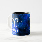 Tasse 2 Couleurs Monogramme, signe Zodiac Aries, Galaxie bleue (Devant gauche)