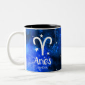 Tasse 2 Couleurs Monogramme, signe Zodiac Aries, Galaxie bleue (Gauche)