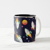 Tasse 2 Couleurs Motif de fusées spatiales rétro. (Devant droit)