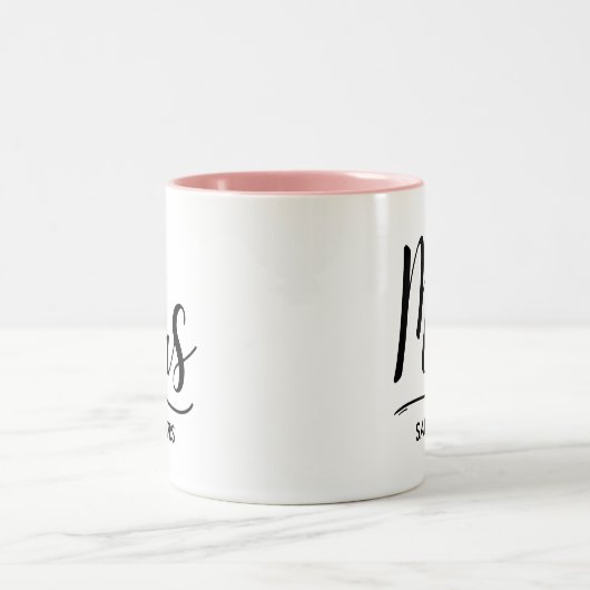 Tasse 2 Couleurs Mrs Black Modern Script Custom Wedding (Centre)