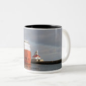 Tasse 2 Couleurs Navire et phare, Duluth Minnesota (Devant droit)