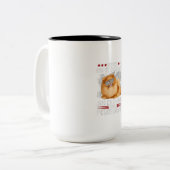 Tasse 2 Couleurs Ne jamais sous-estimer un vieil homme avec un Pomé (Devant gauche)