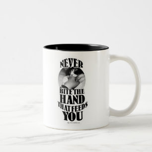 Tasse 2 Couleurs Ne mordez jamais cette main
