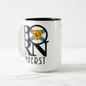 Tasse 2 Couleurs NÉE Amherst NS 15oz (Devant gauche)