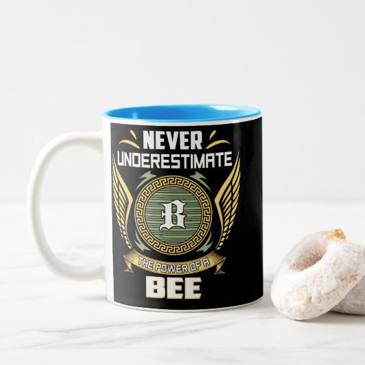 Tasse 2 Couleurs Never Underestimate The Power Of A Bee (Avec donut)