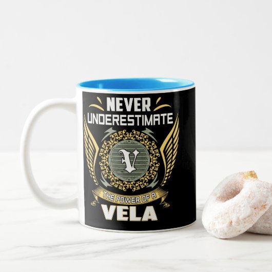 Tasse 2 Couleurs Never Underestimate The Power Of A Vela (Avec donut)