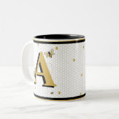 Tasse 2 Couleurs Nid d'abeille à abeille monogrammé (Devant gauche)