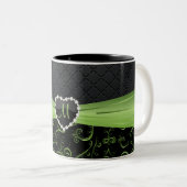 Tasse 2 Couleurs Noir élégant et monogramme floral vert de Peridot (Devant droit)