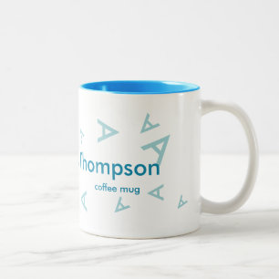 Tasse 2 Couleurs nom et lettre initiale, cool de typographie bleue