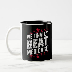 Tasse 2 Couleurs Nous avons finalement battu Medicare Trump Biden É