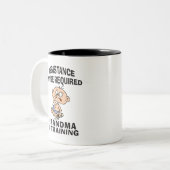 Tasse 2 Couleurs Nouvelle grand-maman drôle (Devant gauche)