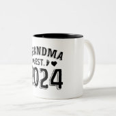 Tasse 2 Couleurs Nouvelle Grande Mamie Créée 2024 (Devant droit)