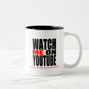 Tasse 2 Couleurs Observez-moi sur YouTube modernes (foncé)