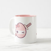 Tasse 2 Couleurs Oeuf rose mignon de Ninja avec un Katana (Devant gauche)