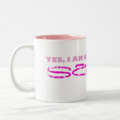 Tasse 2 Couleurs Oui, je suis un bébé de Salsa (Gauche)