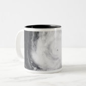 Tasse 2 Couleurs Ouragan Dean dans l'Atlantique et les Caraïbes (Devant gauche)