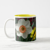 Tasse 2 Couleurs Pair of Daffodils Pink and Yellow Spring Flowers (Gauche)
