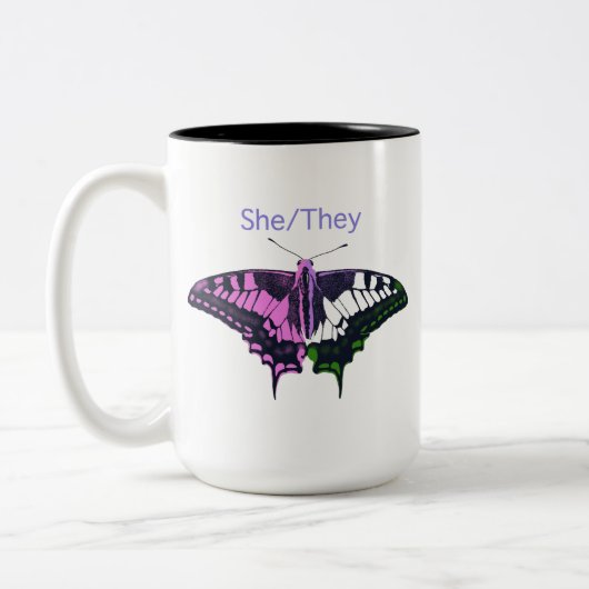 Tasse 2 Couleurs Papillon à queue noire non binaire (Gauche)
