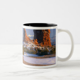 Tasse 2 Couleurs PARC NATIONAL DES ARCHES, UTAH. États-Unis. Balanc
