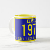 TASSE 2 COULEURS PARODIE CLASSIQUE/ANTIQUE D'ANNIVERSAIRE DE PLAQUE (Devant gauche)
