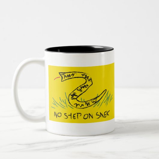 Tasse 2 Couleurs Pas d'étape sur le drapeau de Snek Gadsden (Gauche)