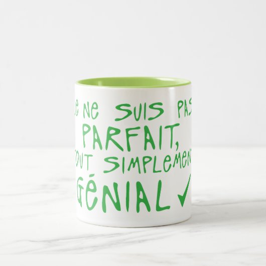 Tasse 2 Couleurs pas parfait simplement genial citation (Centre)