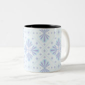 Tasse 2 Couleurs Pastel Blue Geometric Floral Repeat Pattern  (Devant droit)