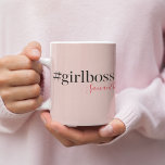 Tasse 2 Couleurs Patron et nom de fille rose moderne | best Girly G<br><div class="desc">Voici la collection Modern Pink Girl Boss & Name sur Zazzle! Cette collection branchée et élégante est parfaite pour toutes les femmes fortes et indépendantes qui font un tour dans leur carrière et font une déclaration. Que vous soyez une patronne ou que vous cherchiez un cadeau fabuleux pour une, cette...</div>