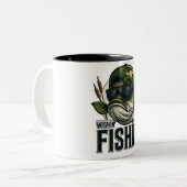 Tasse 2 Couleurs Pêche à la basse drôle (Devant gauche)
