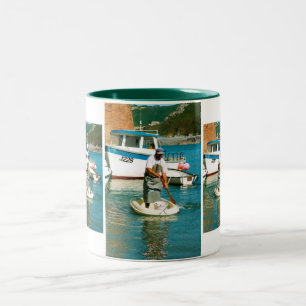 Tasse 2 Couleurs Pêcheur dans le port de Bonne Nuit