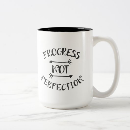 Tasse 2 Couleurs Perfection de progrès pas - gris-foncé (Droit)