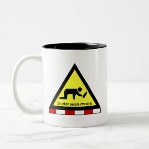 Tasse 2 Couleurs Personnes ivres traversant ⚠ Panneau Thaï ⚠