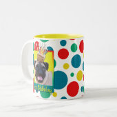 Tasse 2 Couleurs Petit gâteau d'anniversaire - carlin (Devant gauche)