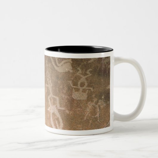 Tasse 2 Couleurs Pétroglyphe découpée dépeignant des chiffres (Droit)