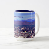 Tasse 2 Couleurs Phoenix Arizona Skyline en journée (Devant droit)