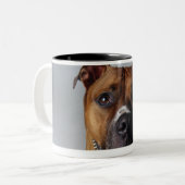 Tasse 2 Couleurs Pitbull Terrier se couchant (Devant gauche)