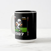 Tasse 2 Couleurs Pixel Gridiron Hero (Devant gauche)